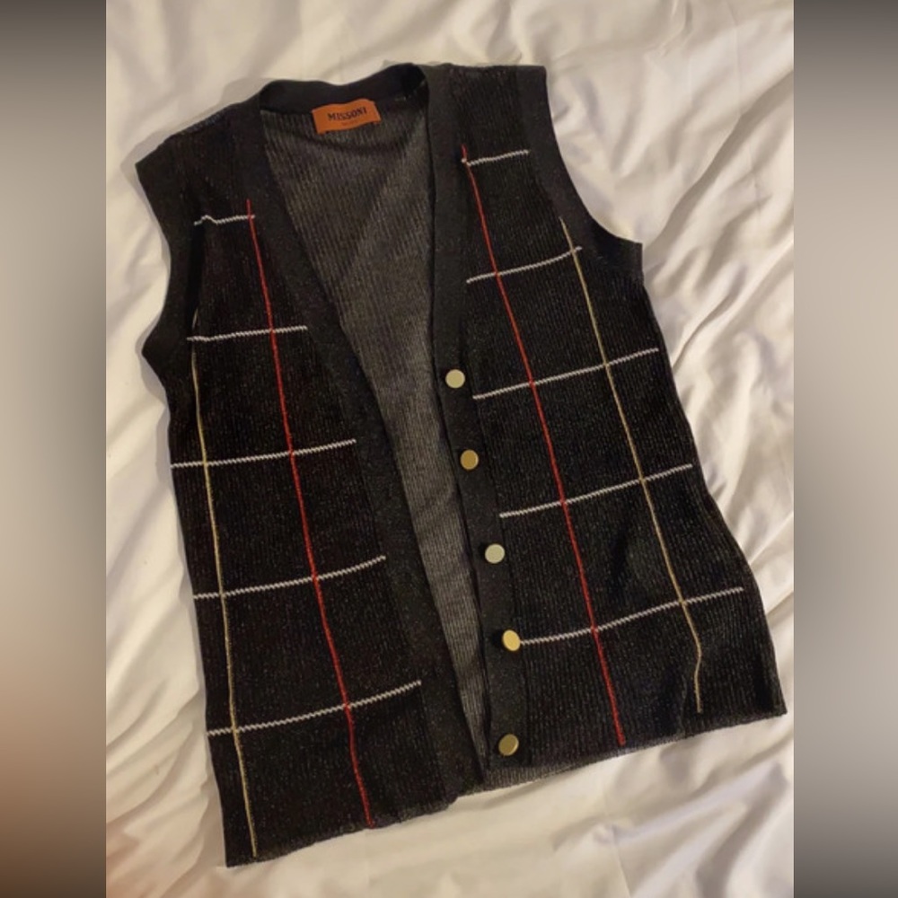 Sheer and glittery sleeveless cardigan